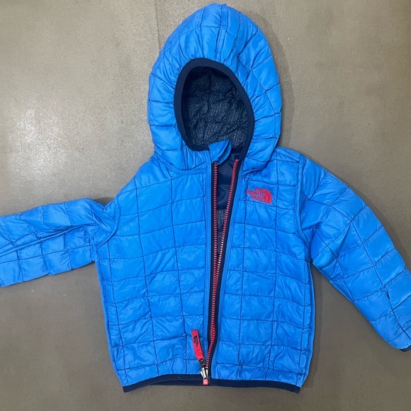 The North Face Boy’s Reversible Coat - Picture 3 of 8